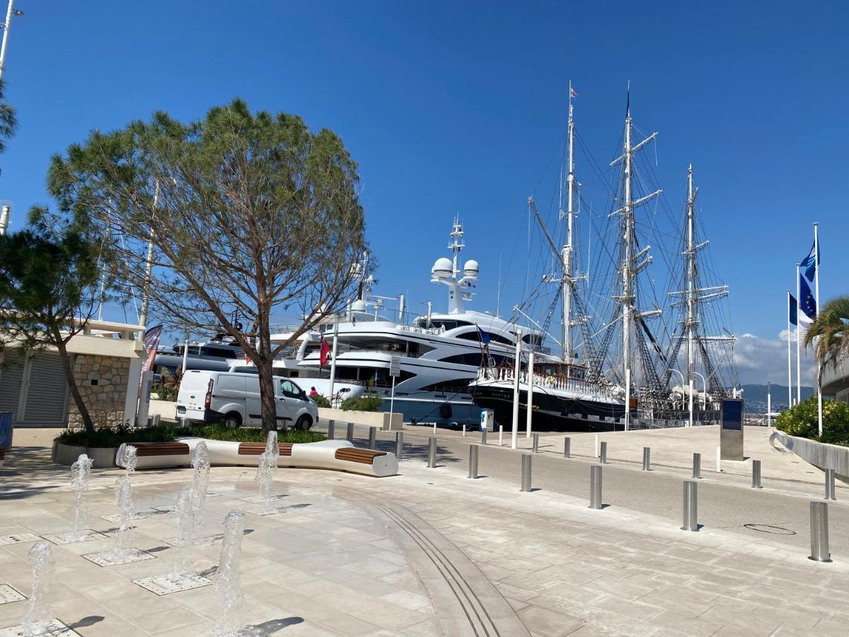 Cannes Croisette &Palm Beach,Parking Exterior photo